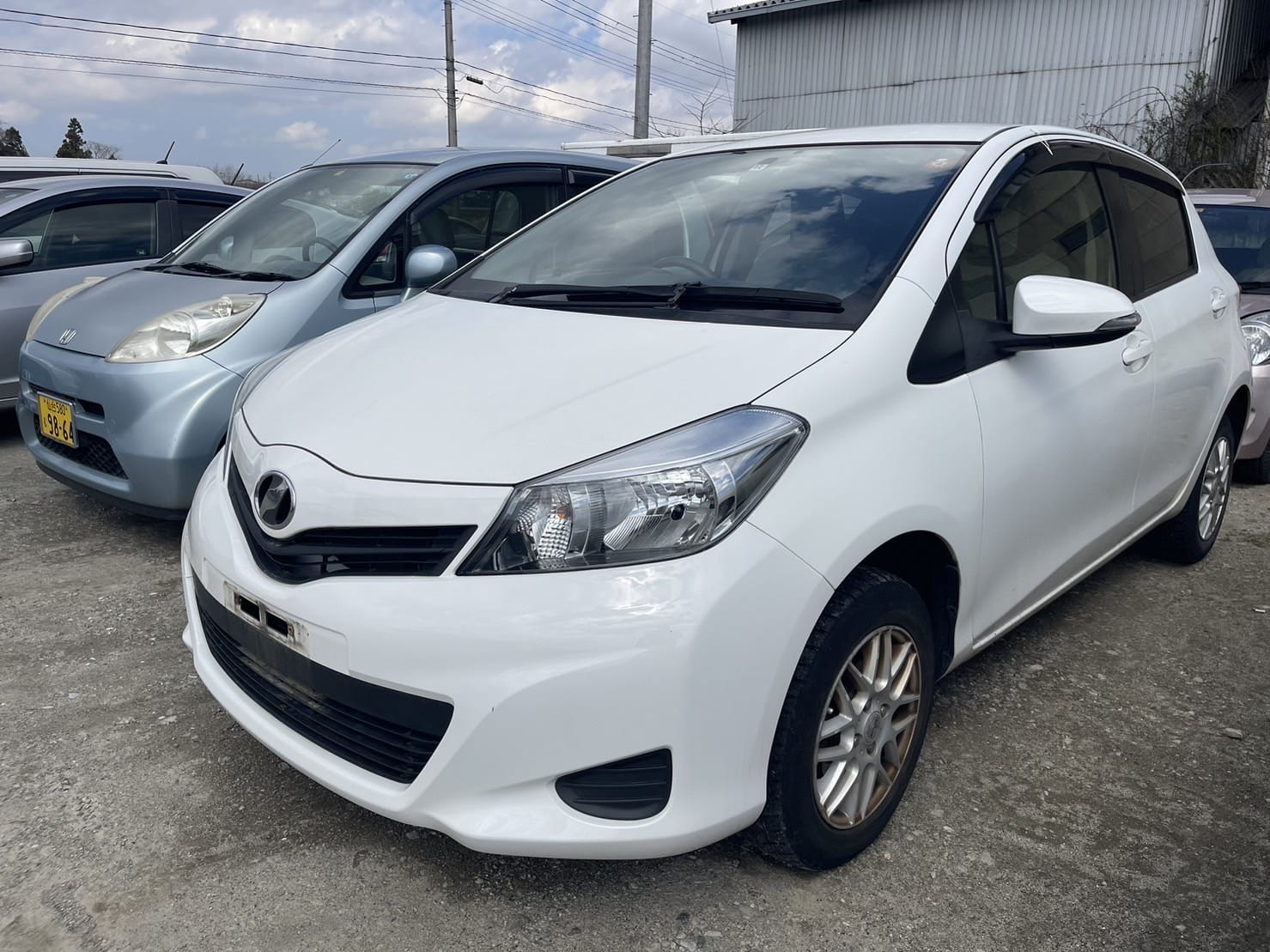 2012 Toyota Vitz 4WD